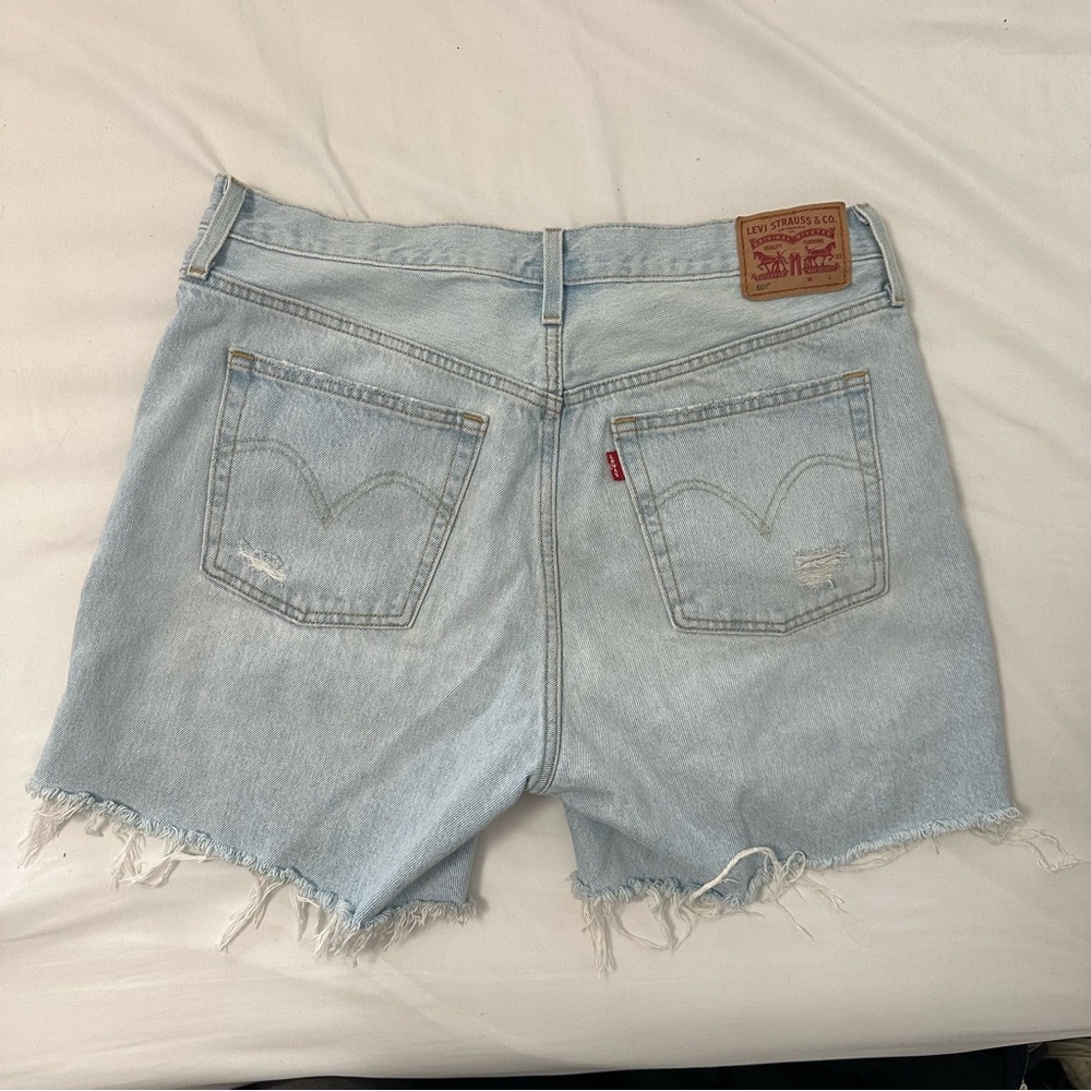 LEVIS SHORTS - Picture 2 of 2